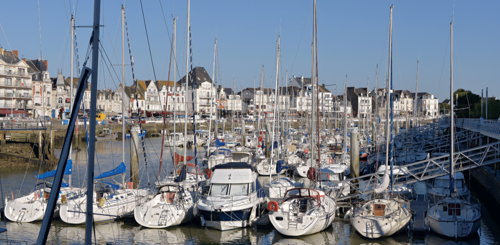 L'histoire des hôtels emblématiques de La Baule : Élégance et raffinement sur la côte atlantique